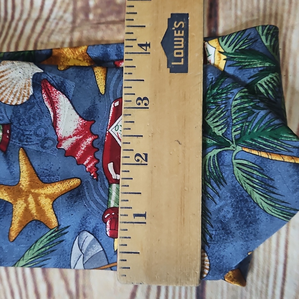 Tabasco Sea Shell Mens Tie Silk - Picture 5 of 5